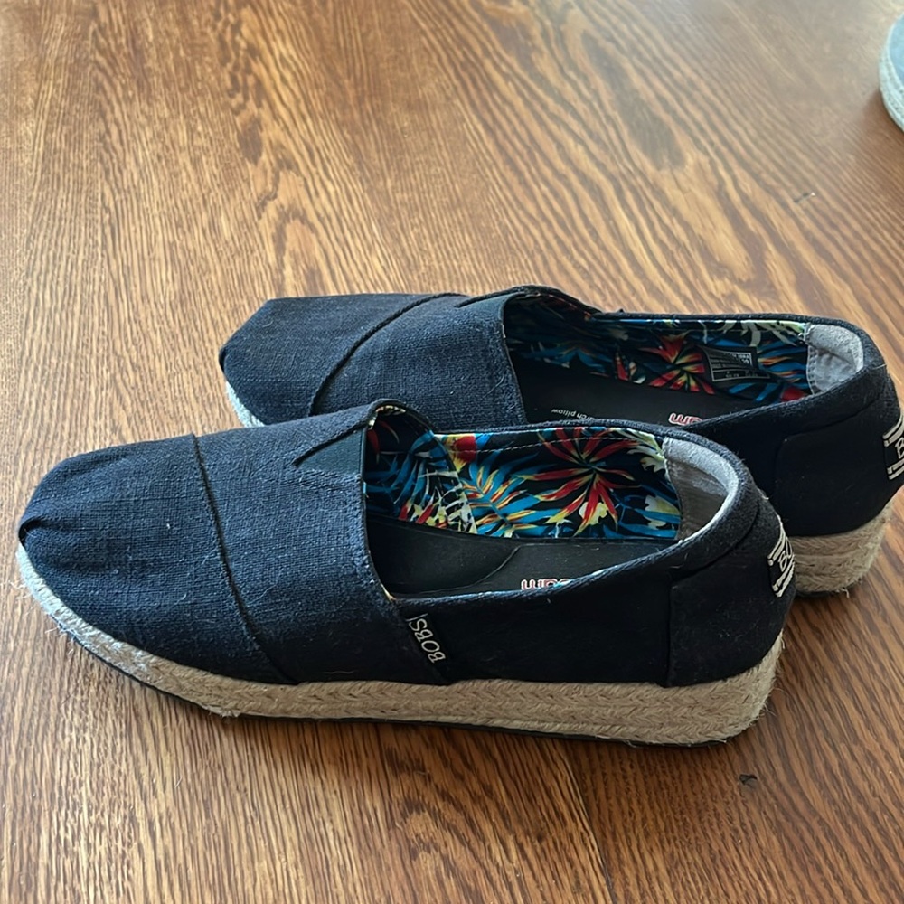 Bobs from Sketchers Espadrille Slip on Women's Shoe Size 9.5. Pre-owned
